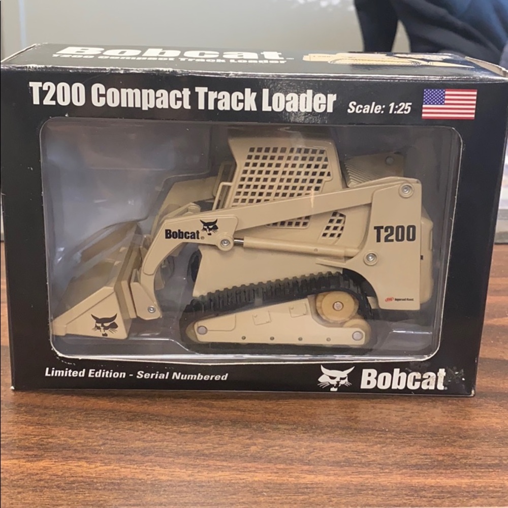 T200 compact track loader toy